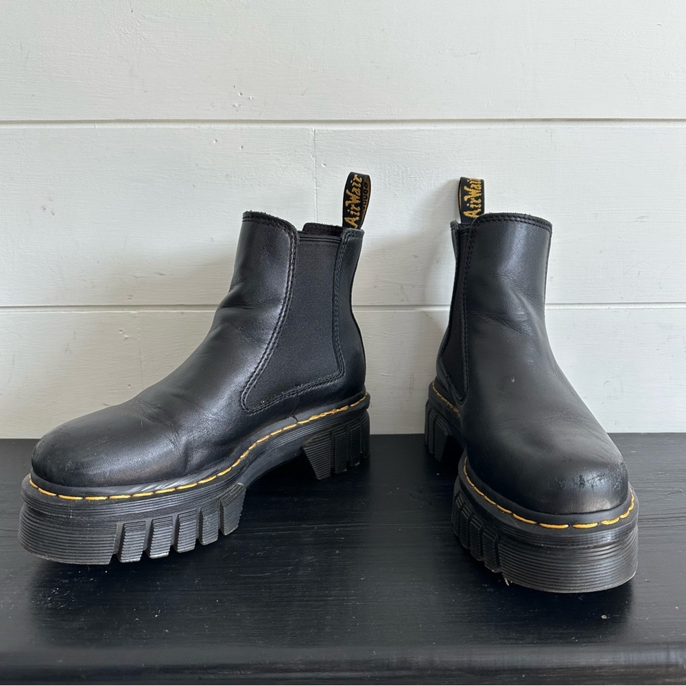 Dr Martens AudrickChelsea platform boot, leather size 7